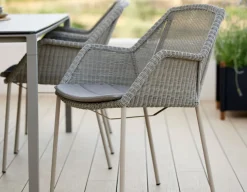 Cane-line Breeze Stabelstol m/armlæn - Taupe
